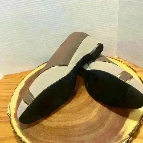 Beacon Comfort Well Two Toned Brown Tan Slip On Pumps Low Wedge Heel Size 11 W - Picture 7 of 9